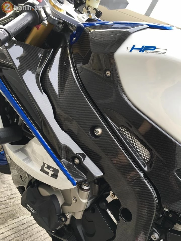 Bmw hp4 càng hấp dẫn hơn trong bản độ hàng hiệu - 7