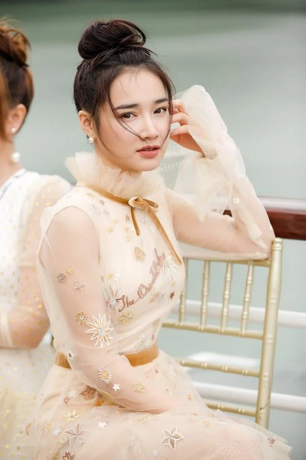 Bỏ instagram đến mọc rêu nhã phương tái xuất hậu sinh con với nhan sắc không tưởng - 2