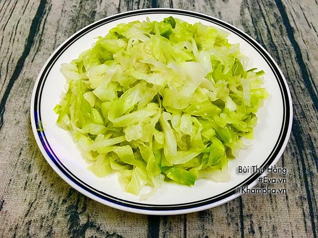Bữa cơm chiều đề huề với 2 món mặn 2 món rau đưa cơm cho cả nhà - 4