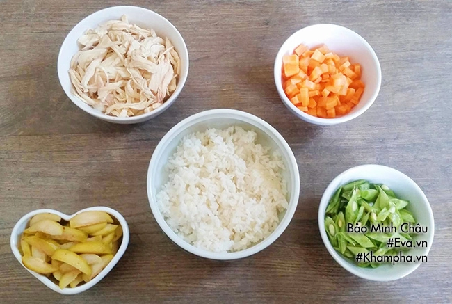 Bữa sáng dọn sạch tủ lạnh bằng đĩa cơm chiên thịt gà vừa ngon lại chắc dạ - 1