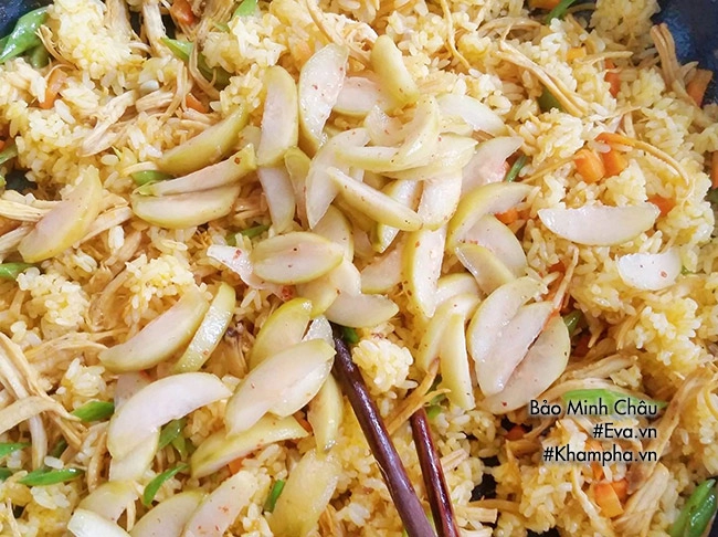 Bữa sáng dọn sạch tủ lạnh bằng đĩa cơm chiên thịt gà vừa ngon lại chắc dạ - 6