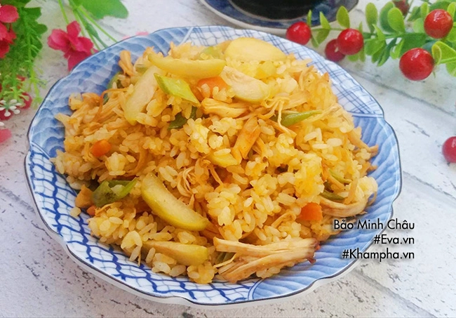 Bữa sáng dọn sạch tủ lạnh bằng đĩa cơm chiên thịt gà vừa ngon lại chắc dạ - 9