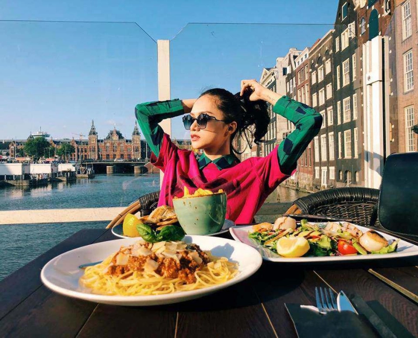 Búi tóc củ tỏi vào bếp làm nội trợ hương giang gây mê với làn da căng mịn phát sáng - 15