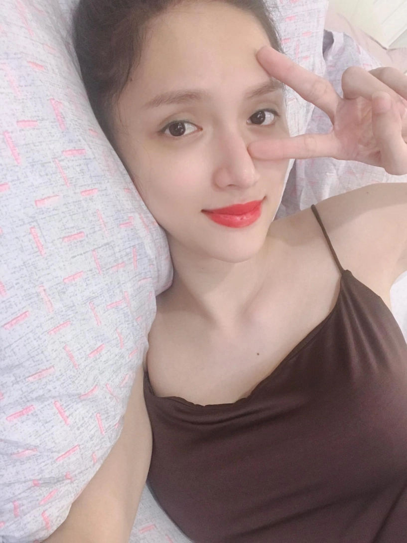 Búi tóc củ tỏi vào bếp làm nội trợ hương giang gây mê với làn da căng mịn phát sáng - 17