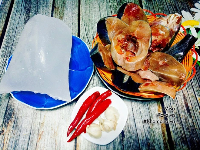 Cá cam kho nước dừa ăn một miếng hết veo cả bát cơm - 1