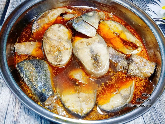 Cá cam kho nước dừa ăn một miếng hết veo cả bát cơm - 8