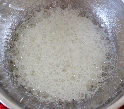 Cách làm bánh kem gà bông đẻ trứng sô cô la - 2