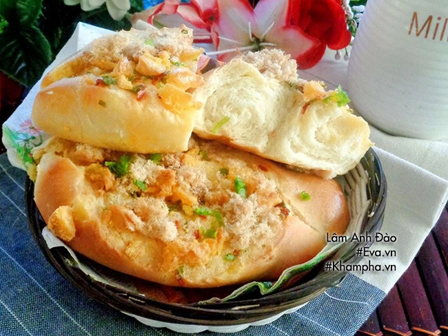 Cách làm bánh mì chà bông trứng muối ngon như tiệm - 7