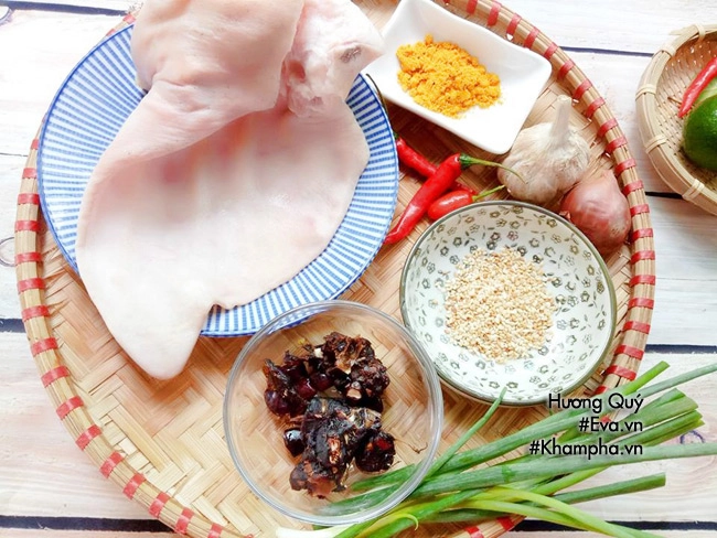 Cách làm tai heo sốt me giòn sần sật ngon đến miếng cuối cùng - 1