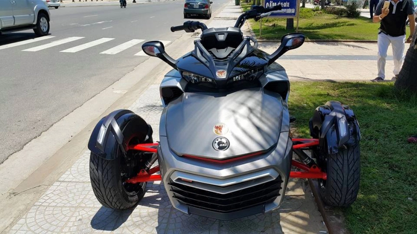 Cận cảnh can-am spyder f3-s 2015 đầu tiên tại việt nam - 3