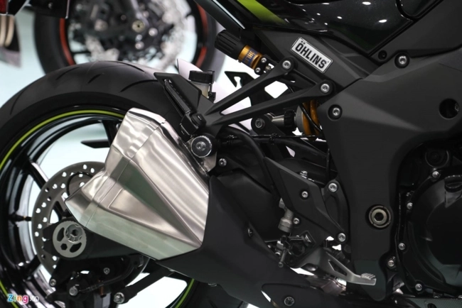 Cận cảnh kawasaki z1000 phiên bản r edition 2017 đầy cơ bắp cho dân ghiền biker - 8