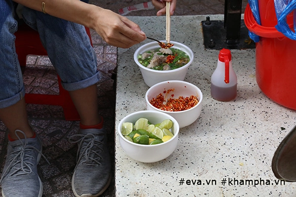Cận cảnh thiên đường món ăn ngon - bổ - rẻ tại phố hàng rong đâu tiên ơ sài gòn - 9