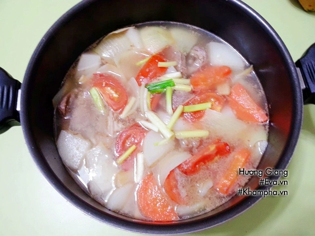Canh bắp bò nấu rau củ nóng hổi vừa ăn vừa thổi - 4