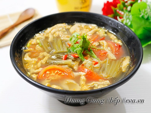 Canh dưa chua nấu tóp mỡ đơn giản mà ngon cơm - 6