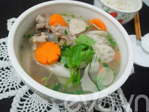 Canh sườn củ sen nóng hổi - 9