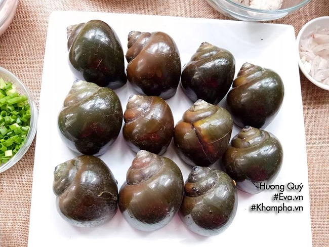 Chả ốc bươu cuốn mỡ chài lạ miệng đậm đà khó quên - 1