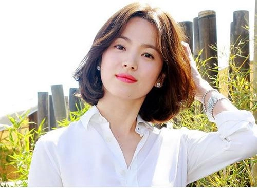 Chẳng cần phẫu thuật cằm vline những sao nữ mặt tròn này vẫn đẹp xuất sắc - 17