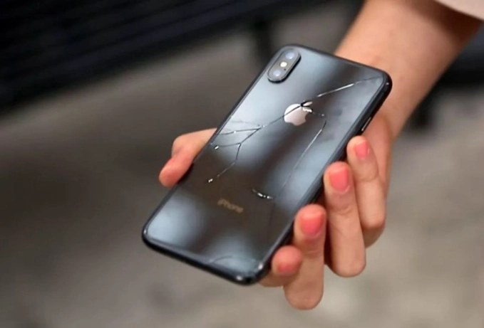 Chi phí sửa mặt kính của iphone x bằng hơn nửa giá tiền máy mới và đây là lý do - 1