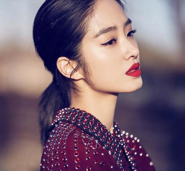 Chiêm ngưỡng nhan sắc gây sốt của tình trẻ kém 30 tuổi bố nuôi tỷ phú lưu diệc phi - 16