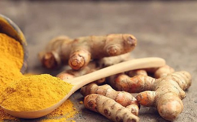 Cho mèo cưng liếm mặt để trị mụn cô gái trẻ nhận nhiều gạch đá - 3