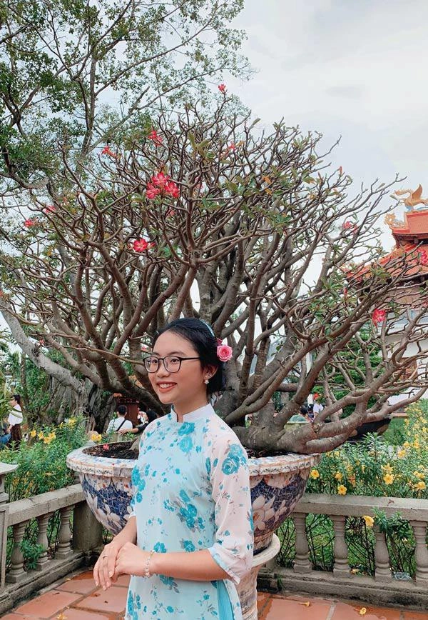 Chưa tết mà phương mỹ chi đã lên đồ với hàng loạt áo dài xinh lung linh - 5