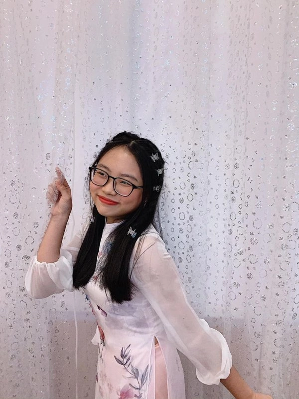 Chưa tết mà phương mỹ chi đã lên đồ với hàng loạt áo dài xinh lung linh - 7