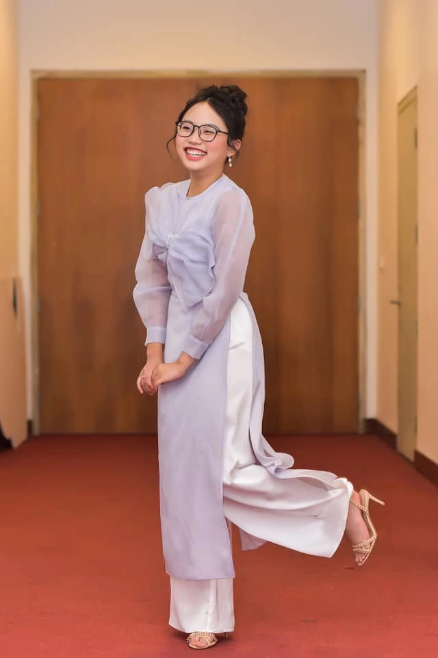 Chưa tết mà phương mỹ chi đã lên đồ với hàng loạt áo dài xinh lung linh - 8