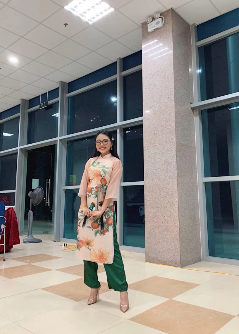 Chưa tết mà phương mỹ chi đã lên đồ với hàng loạt áo dài xinh lung linh - 10