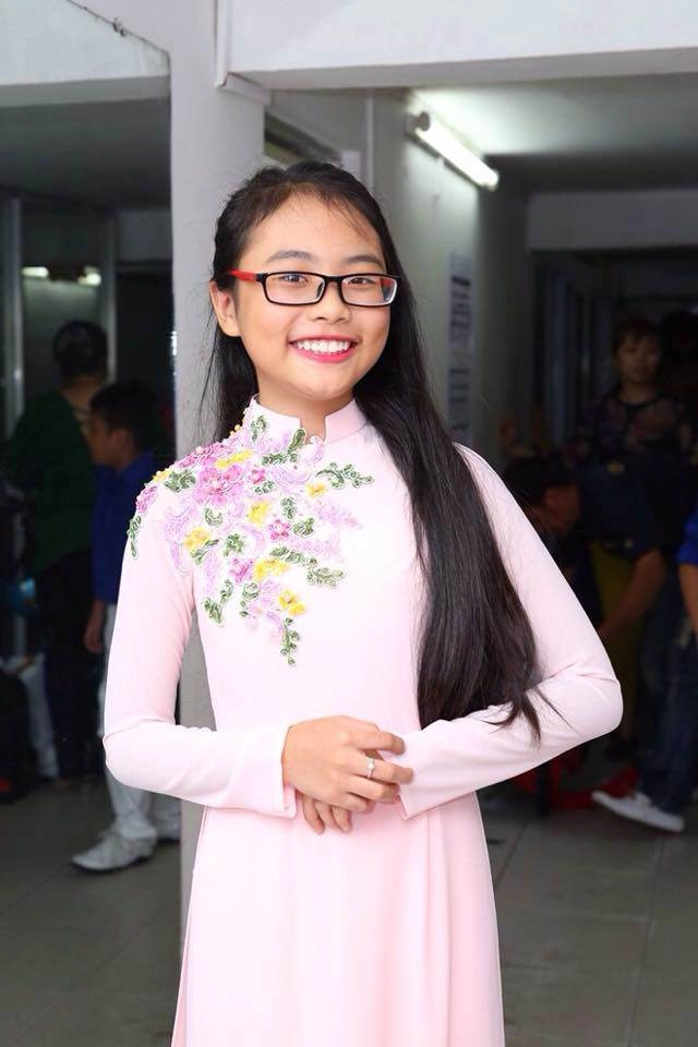 Chưa tết mà phương mỹ chi đã lên đồ với hàng loạt áo dài xinh lung linh - 11
