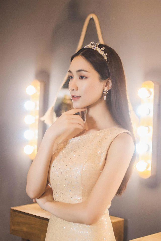 Chúc fans năm 2019 vui vẻ hoà minzy không quên khoe bờ ngực căng đầy cùng lời hứa táo bạo - 5