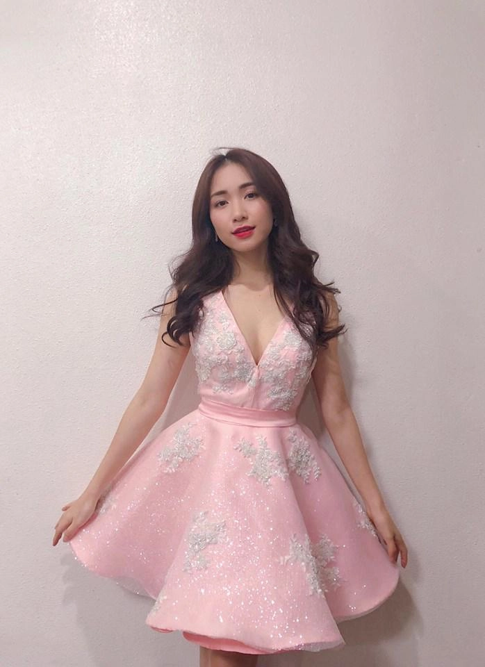 Chúc fans năm 2019 vui vẻ hoà minzy không quên khoe bờ ngực căng đầy cùng lời hứa táo bạo - 7