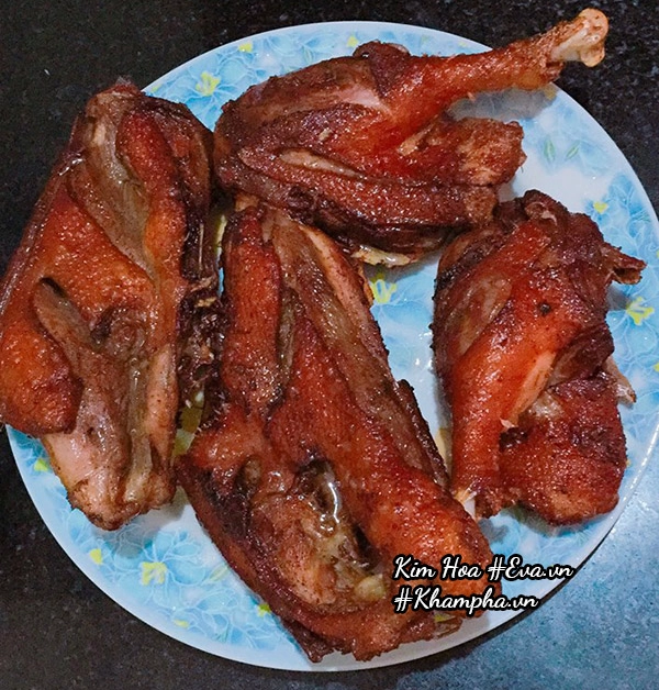 Cô gái mua vịt về ướp rán với chai gia vị nhà nào cũng có kết quả màu đẹp thịt mềm như nhà hàng - 1
