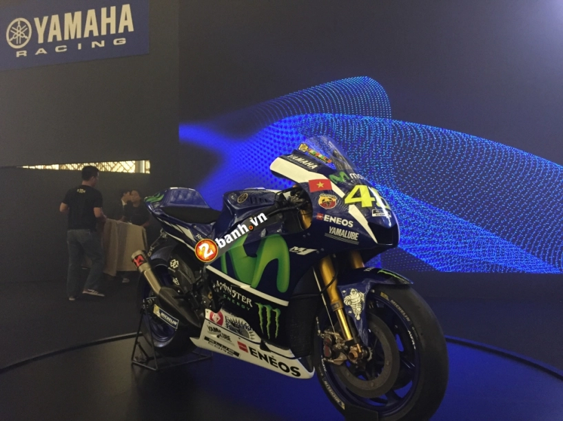 Cờ việt nam lần đầu tiên xuất hiện trên yamaha m1 bước vào motogp - 3