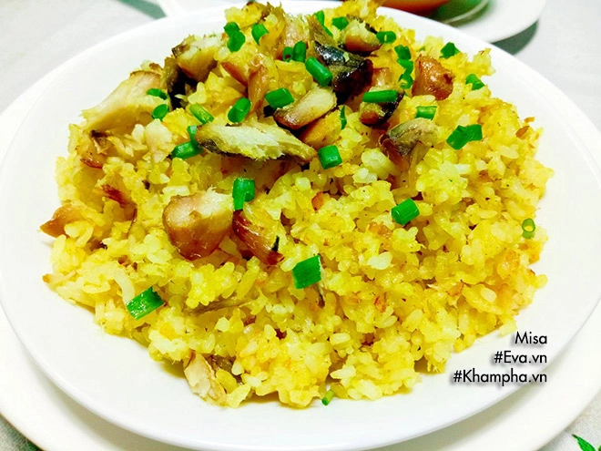 Cơm rang cá mặn chuẩn vị ngon lành cho bữa sáng no bụng - 12