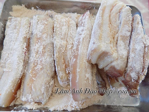 Công thức siêu đơn giản cho món thịt heo chiên bì giòn - 2