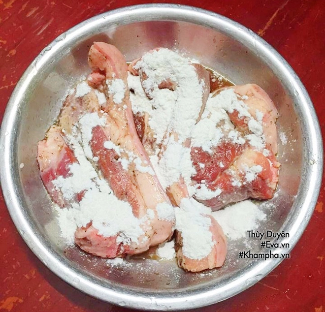 Cuối ngày vào bếp có ngay món thịt ba rọi chiên kiểu thái - 3