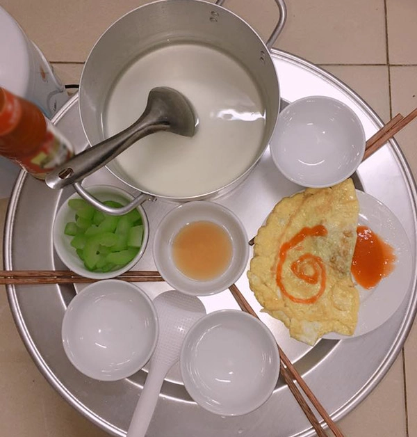 Cươi ra nươc măt vơi mâm cơm 20 nghìn của sinh viên ngày đầu lên nhập học - 3