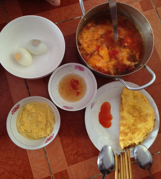 Cươi ra nươc măt vơi mâm cơm 20 nghìn của sinh viên ngày đầu lên nhập học - 8