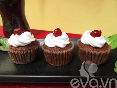 Cupcake vị coca thơm ngon lạ miệng - 8