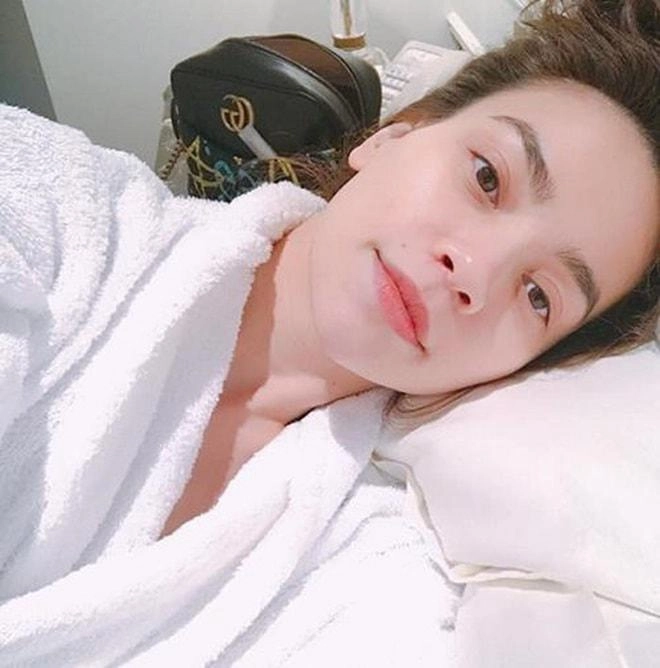 Đăng ảnh khoe lớp makeup cầu kì nhưng người hâm mộ chỉ thấy khuôn ngực phồn thực của hà hồ - 13