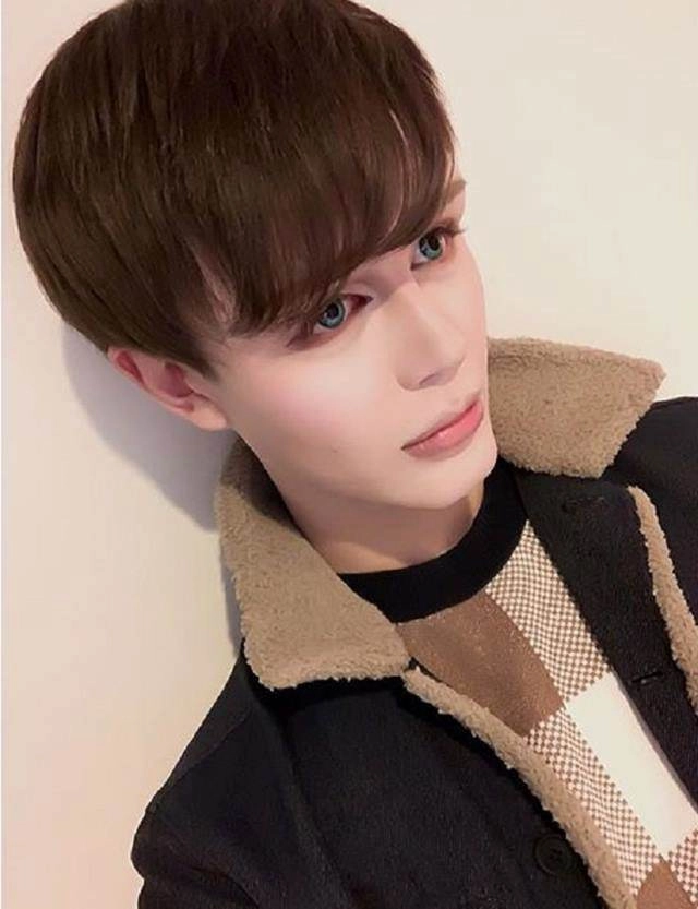 Đang đẹp như soái ca con trai ngôi sao bóng chày gây sốc với ngoại hình như búp bê sống - 8