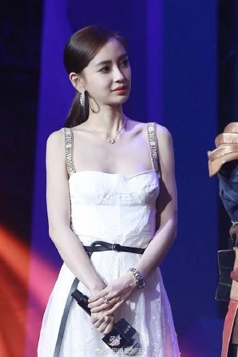 Đăng tấm hình pose dáng cực thần thái vì lẽ gì hương giang lại khiến fan của mình thất vọng - 12