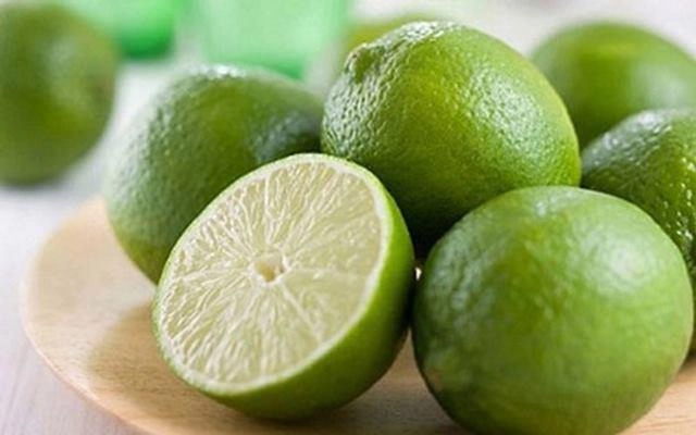 Đánh bay mụn lưng cứng đầu bằng cách này giúp chị em tự tin mặc váy hở lưng nguyên năm - 2