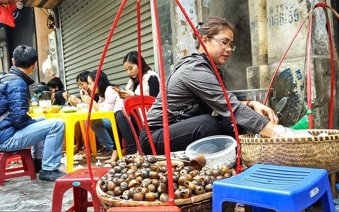 Dạo một vòng hà nội khảo giá bún ốc đầu năm đắt đỏ nhưng vẫn nườm nượp khách - 9