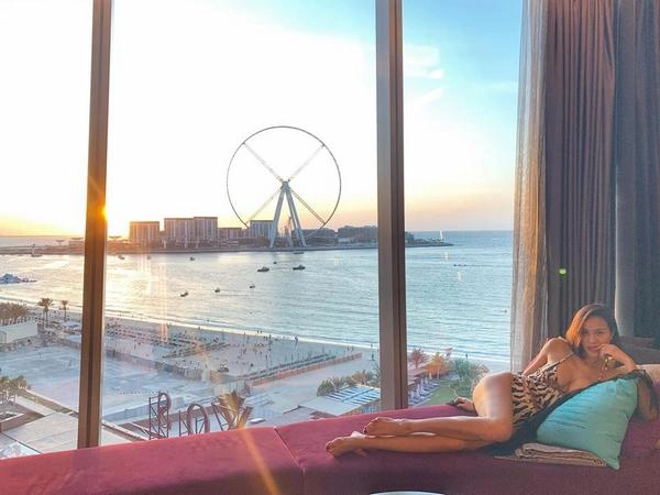 Đố ai mạnh dạn như siêu mẫu phương mai khỏa thân cực sexy trong phòng tắm lộ thiên - 9