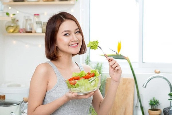 Đứng cạnh lan ngọc thuý ngân lâm vỹ dạ lộ ngay nhược điểm nhiều chị em cũng có - 9