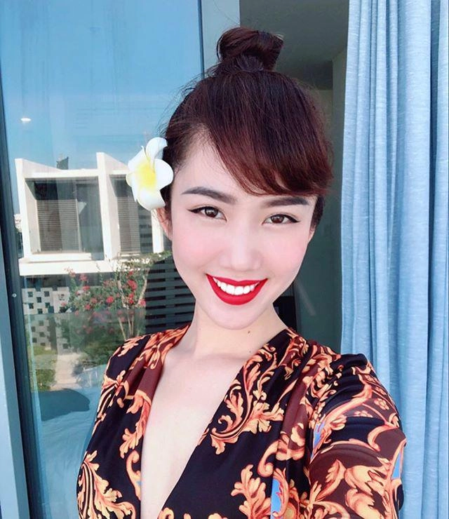 Đúng là hân hoa hậu đổi xoành xoạch cả chục kiểu tóc mà vẫn đẹp rụng tim - 7