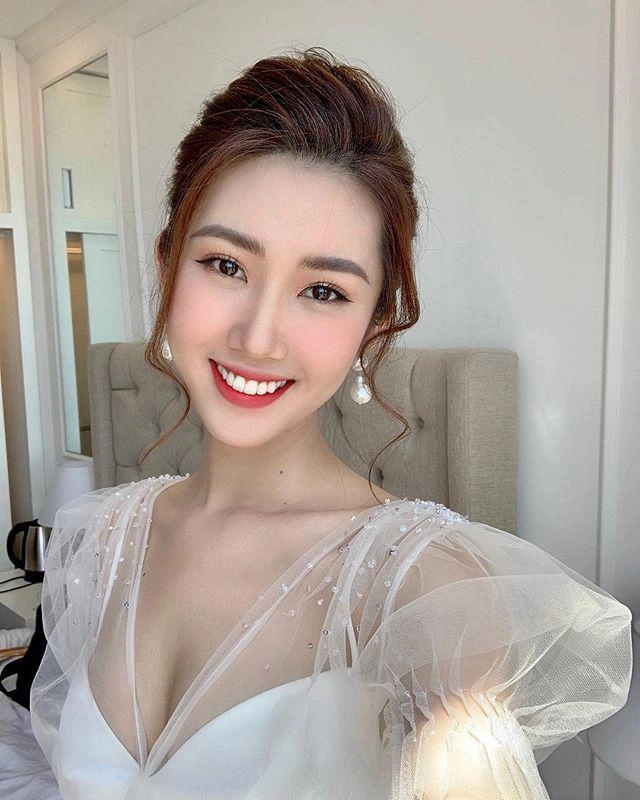 Đúng là hân hoa hậu đổi xoành xoạch cả chục kiểu tóc mà vẫn đẹp rụng tim - 10