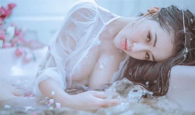 Dung nhan 3 cô gái tự xưng thánh nữ người khoe thân tai tiếng kẻ gột bùn lên hương - 8