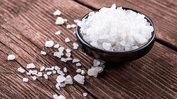 Dùng sửa rửa mặt chưa đủ bạn phải cho thêm thứ này vào nước rửa mới có làn da đẹp - 2